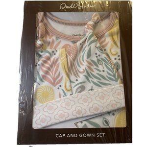 Baby Gift Set 0-6months Girl New. Cap & gown